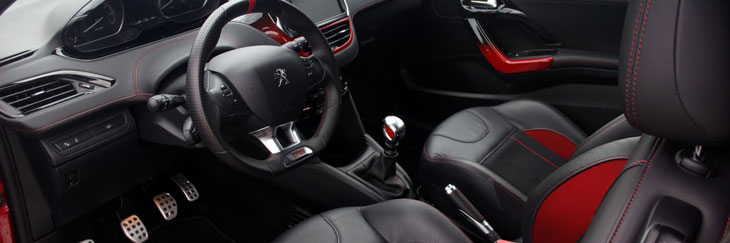 interieur peugeot 208 gti