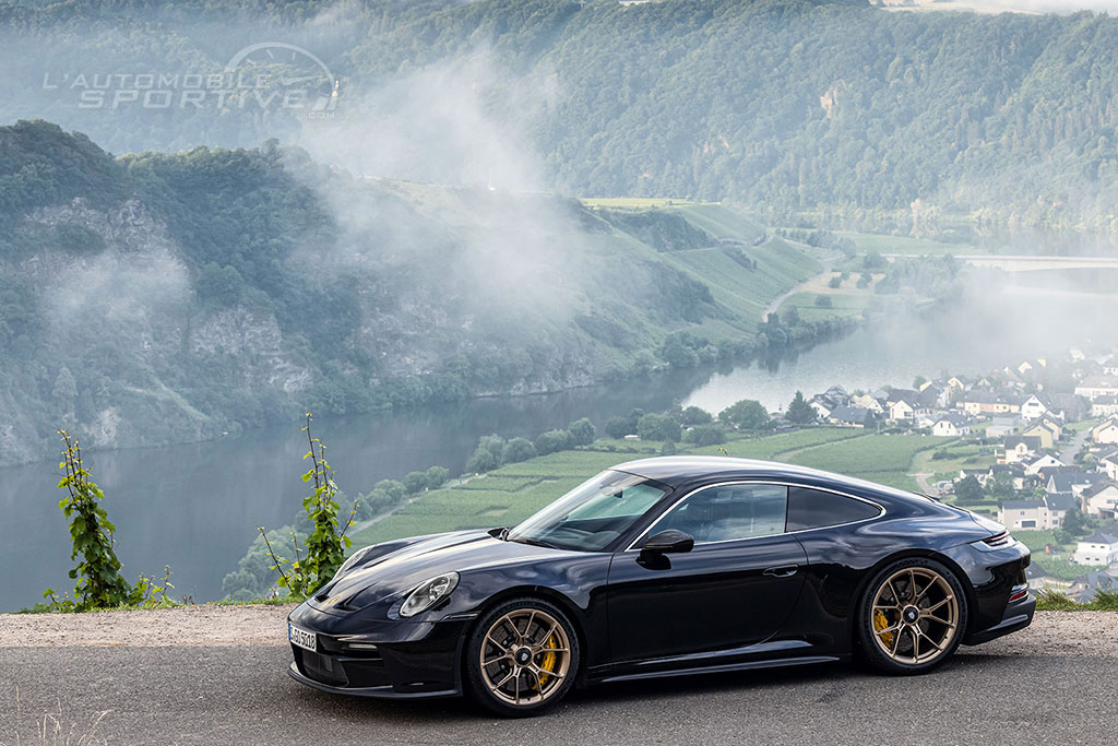 porsche 911 992 gt3 touring