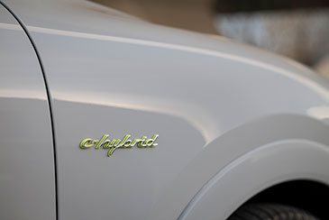 logo porsche cayenne coupé e-hybrid v6 electrique