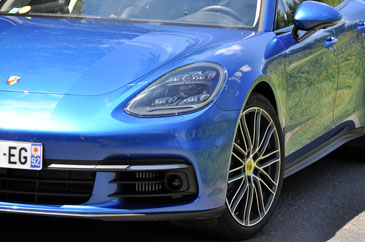 logo porsche panamera 4s 2016