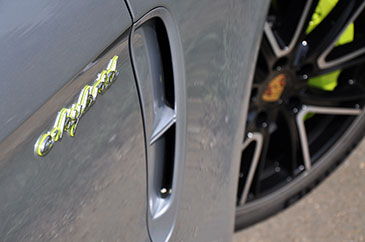 logo porsche panamera sport turismo turbo s e-hybrid