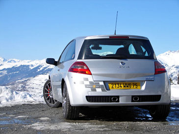 renault megane rs f1 team r26