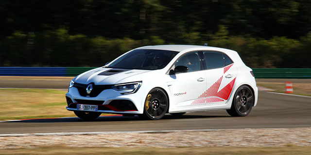 Photo RENAULT MEGANE (4) RS Trophy-R Pack Carbon-Ceramic 