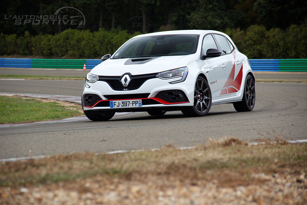 renault sport megane 4 rs trophy-r pack carbon-ceramic record 2019