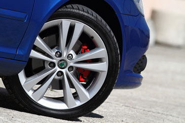 fiche technique performances skoda octavia 2 vRS 2.0 turbo 200 ch