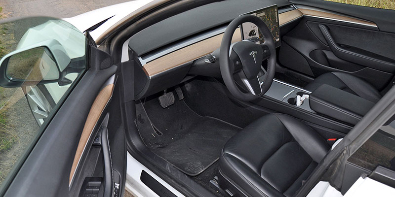 interieur tesla model 3 grande autonomie dual motor