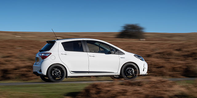 Photo TOYOTA YARIS (3) 100H GR Sport 