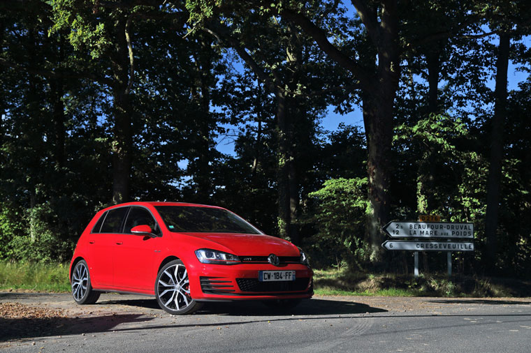 volkswagen golf 7 gti performance 230