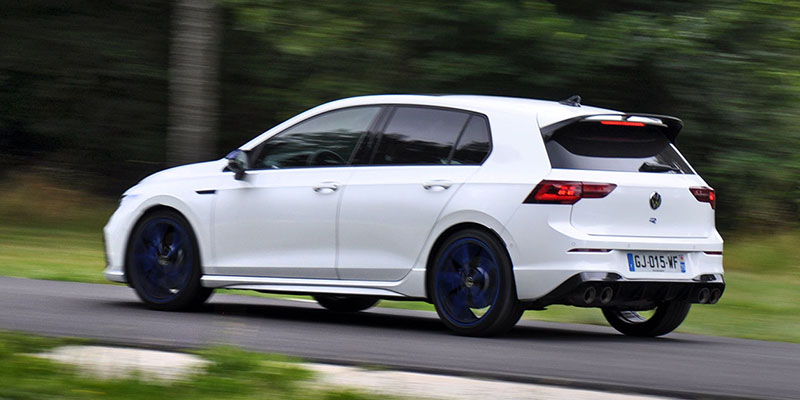 VOLKSWAGEN GOLF (8) R 20 ans