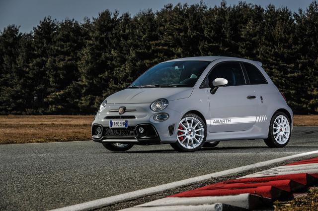 Abarth 595 Esseesse, Voitures de performance