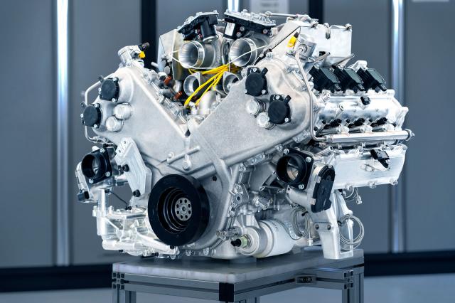 Aston Martin dévoile son nouveau V6 turbo ! Aston Martin dévoile son nouveau V6 turbo !