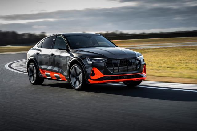 Audi annonce l'E-tron S Audi annonce l'E-tron S
