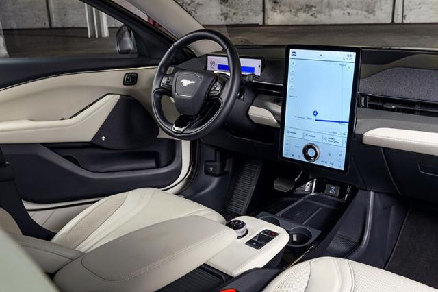 Voiture électrique : la promesse de grosses marges avec les services payants Voiture électrique : la promesse de grosses marges avec les services payants