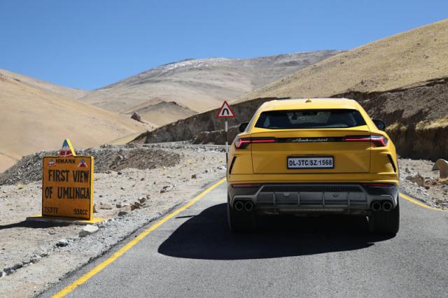 Col d'Umling La : la plus haute route du monde en Lamborghini Urus Col d'Umling La : la plus haute route du monde en Lamborghini Urus