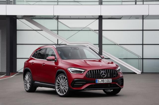 Mercedes-Benz GLA 35 AMG Mercedes-Benz GLA 35 AMG