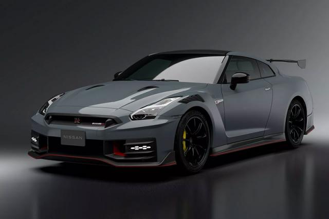 La Nissan GT-R s'offre un nouveau restylage pour ses 16 ans ! La Nissan GT-R s'offre un nouveau restylage pour ses 16 ans !