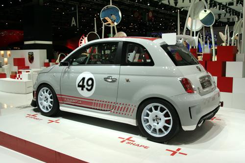 Gros succès pour la première de l'Abarth 500 Assetto Corse à Monza ! Gros succès pour la première de l'Abarth 500 Assetto Corse à Monza !