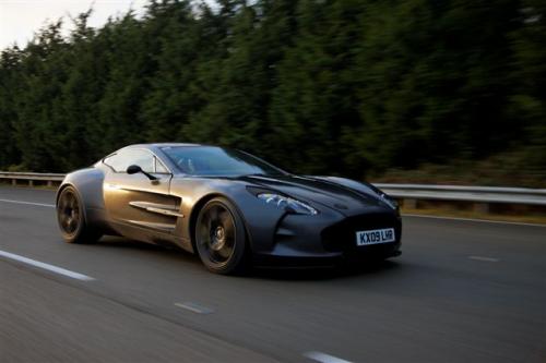 354,86 km/h pour l'Aston Martin One-77 354,86 km/h pour l'Aston Martin One-77