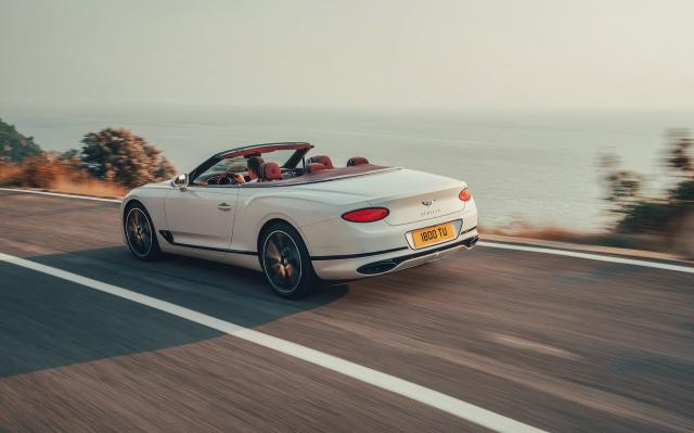 Bentley Continental GTC : l'art et la manière Bentley Continental GTC : l'art et la manière