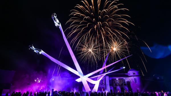 Une sculpture géante à Goodwood pour les 100 ans de BMW Une sculpture géante à Goodwood pour les 100 ans de BMW