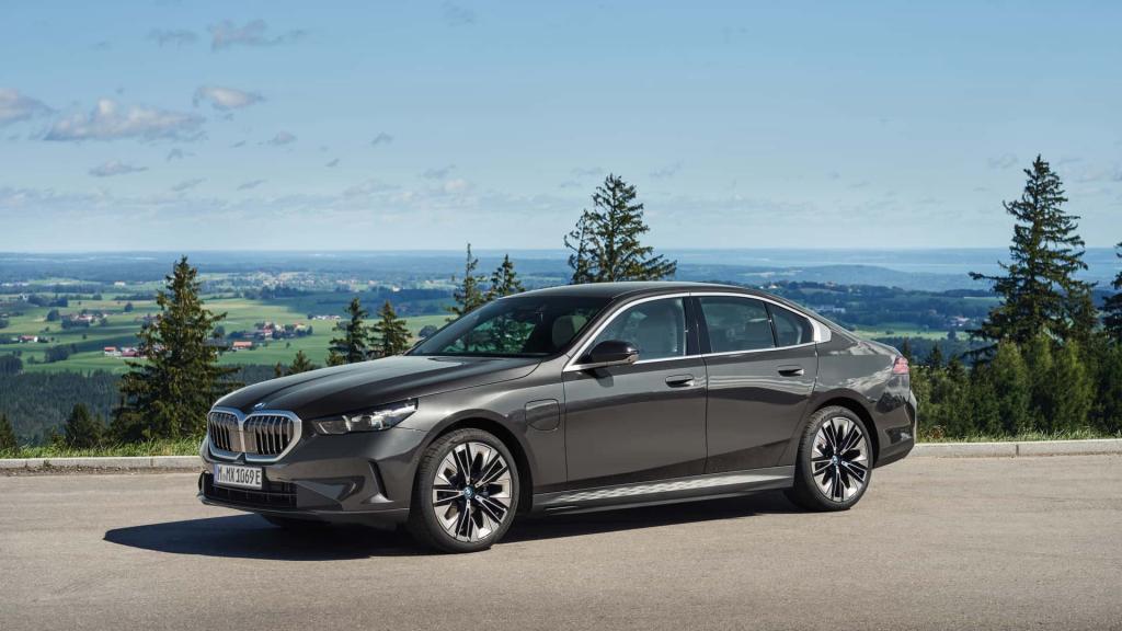BMW 550e xDrive : puissance et sobriété BMW 550e xDrive : puissance et sobriété