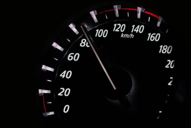 L'Europe veut imposer des limiteurs de vitesse automatiques L'Europe veut imposer des limiteurs de vitesse automatiques