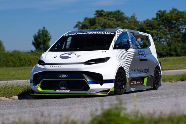 Ford Pro Electric SuperVan : vous allez vouloir devenir livreur ! Ford Pro Electric SuperVan : vous allez vouloir devenir livreur !