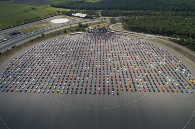 Un rassemblement record de Ford Mustang au Guinness Book Un rassemblement record de Ford Mustang au Guinness Book
