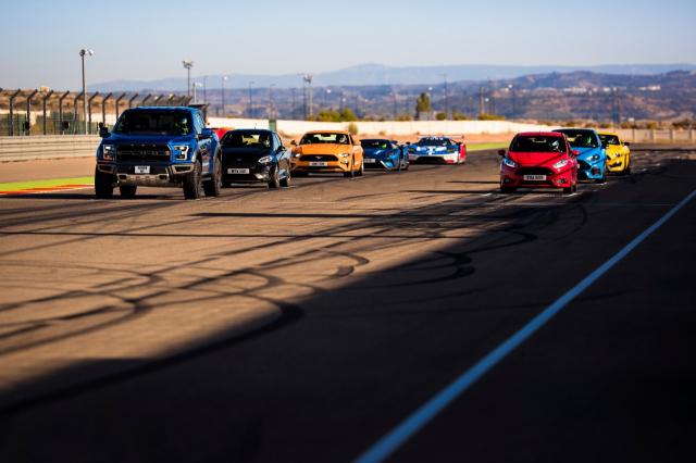 Les modèles Ford Performance s'affrontent sur circuit Les modèles Ford Performance s'affrontent sur circuit