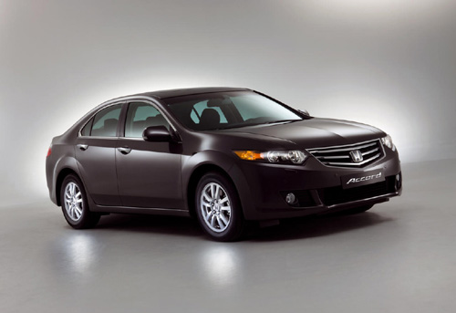 La toute nouvelle Honda Accord... en berline et break La toute nouvelle Honda Accord... en berline et break
