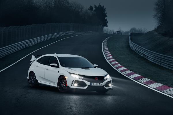 Honda Civic Type R 2017 : mieux équipée mais plus chère Honda Civic Type R 2017 : mieux équipée mais plus chère