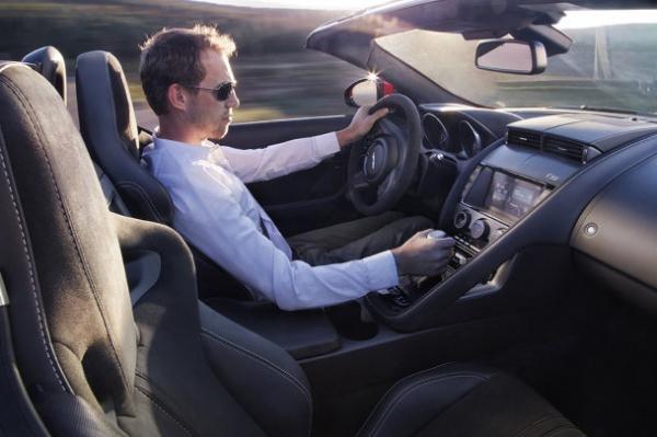 Jaguar F-type : du nouveau dans la boîte Jaguar F-type : du nouveau dans la boîte