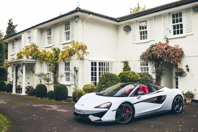 McLaren Special Operations crée une couleur chargée d'histoire McLaren Special Operations crée une couleur chargée d'histoire