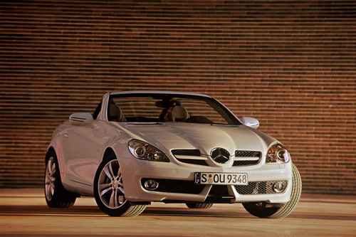 Détroit 2008 : Le SLK s'offre un léger facelift pour accroître sa... sportivité perçue !? Détroit 2008 : Le SLK s'offre un léger facelift pour accroître sa... sportivité perçue !?