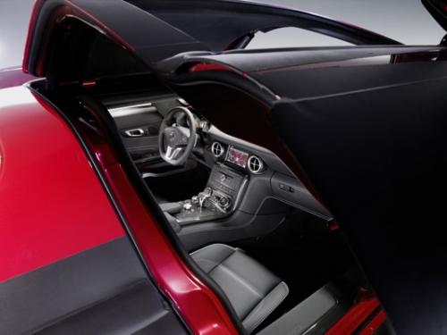 Mercedes SLS : l'effet papillon Mercedes SLS : l'effet papillon