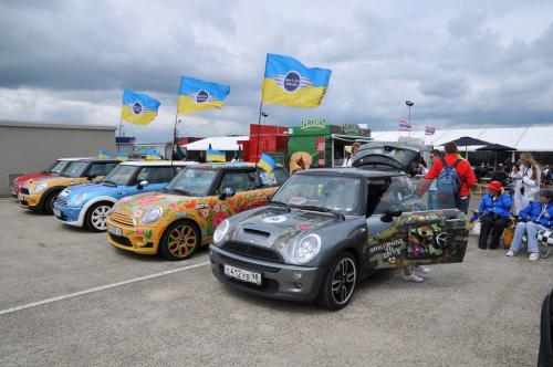 25000 fans pour les 50 ans de Mini à Silverstone 25000 fans pour les 50 ans de Mini à Silverstone