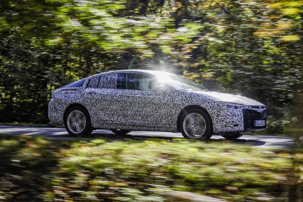 Opel Insignia Grand Sport : pour Genève 2017 Opel Insignia Grand Sport : pour Genève 2017