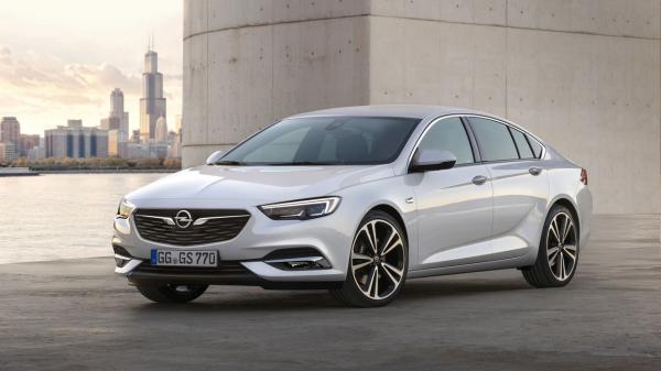 Insignia Grand Sport : le nouveau visage d'Opel Insignia Grand Sport : le nouveau visage d'Opel