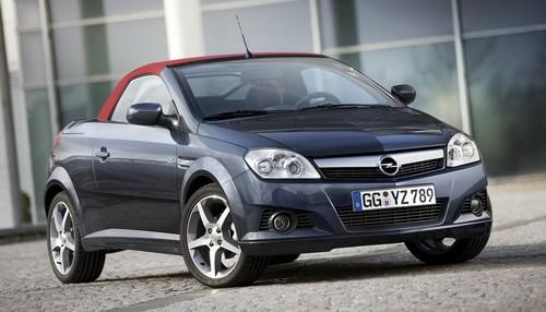 Opel Tigra Illusion : un toit style capote ! Opel Tigra Illusion : un toit style capote !