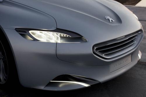Nouveau logo Peugeot : le réveil du lion ? Nouveau logo Peugeot : le réveil du lion ?