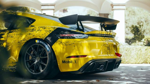 Une carrosserie en fibre naturelle pour la Porsche Cayman GT4 Clubsport Une carrosserie en fibre naturelle pour la Porsche Cayman GT4 Clubsport