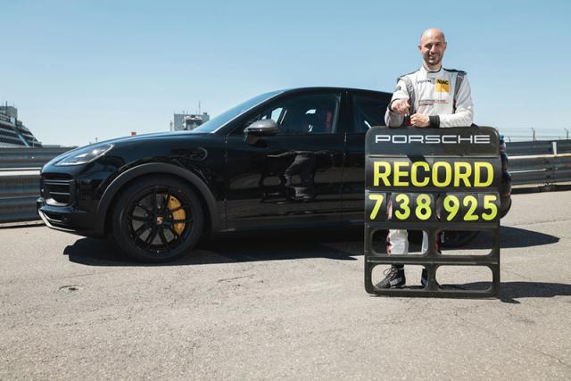Le nouveau Porsche Cayenne s'offre un record au Nurburgring avant sa présentation