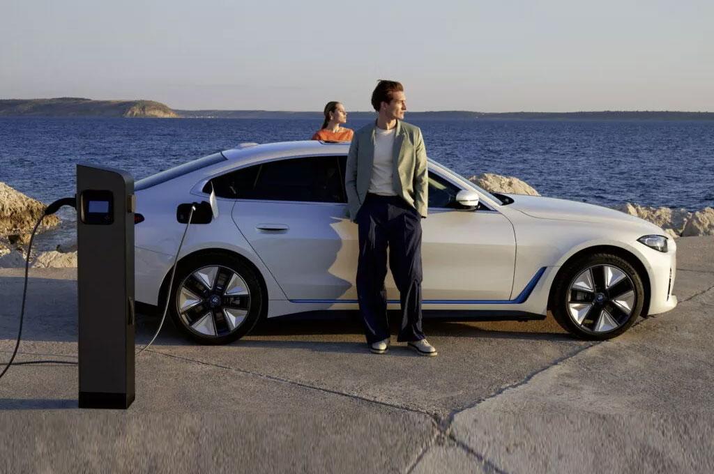 Les constructeurs s'allient pour créer un nouveau réseau de recharge Les constructeurs s'allient pour créer un nouveau réseau de recharge