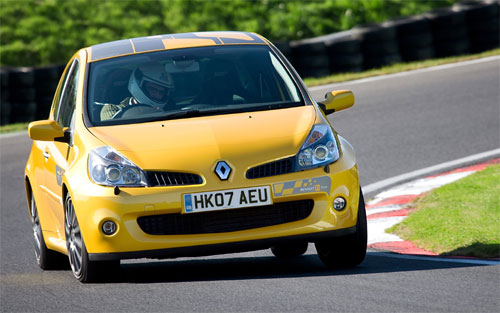 Renault Clio RS R27 : et de deux ! Elue pour la 2e fois Hot Hatch of the year en Angleterre... Renault Clio RS R27 : et de deux ! Elue pour la 2e fois Hot Hatch of the year en Angleterre...
