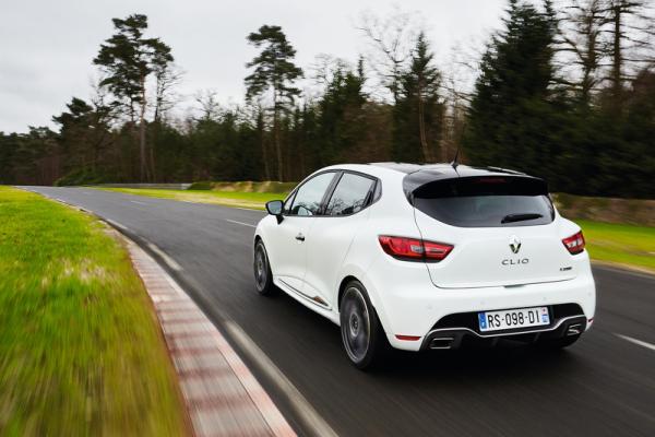 Renault Clio RS Trophy : GTI la plus rapide du Nürburgring ! Renault Clio RS Trophy : GTI la plus rapide du Nürburgring !
