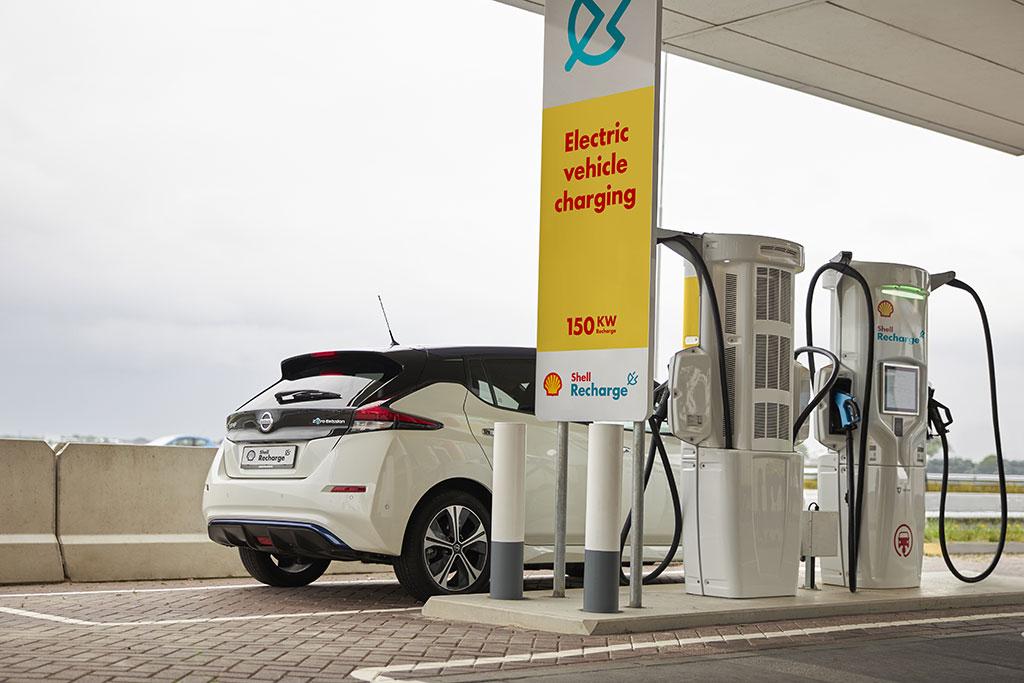 Shell va remplacer 1000 stations service par des bornes de recharges Shell va remplacer 1000 stations service par des bornes de recharges
