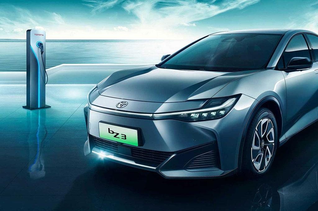 L'hybride serait mieux que le tout électrique, selon Toyota L'hybride serait mieux que le tout électrique, selon Toyota