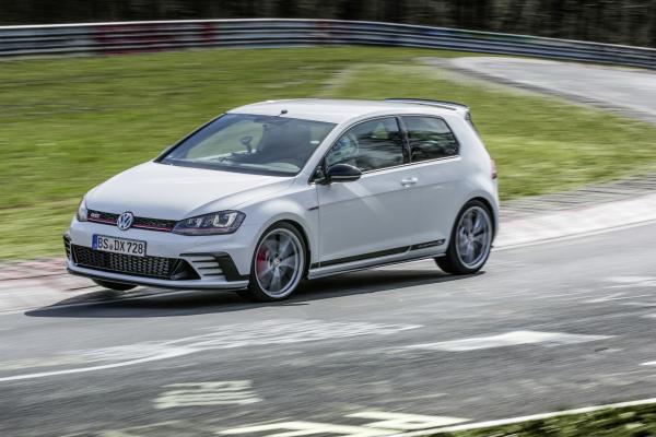 VW Golf GTi Clubsport S : nouveau record au Nurburgring ! (video) VW Golf GTi Clubsport S : nouveau record au Nurburgring ! (video)