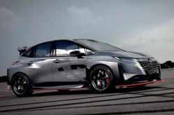 Nissan Aura Nismo RS Concept : hybride d�brid�e !