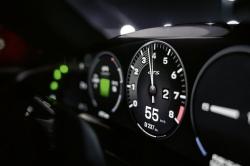 Porsche Taycan 2027 : plus d'autonomie et... un compte-tours !
